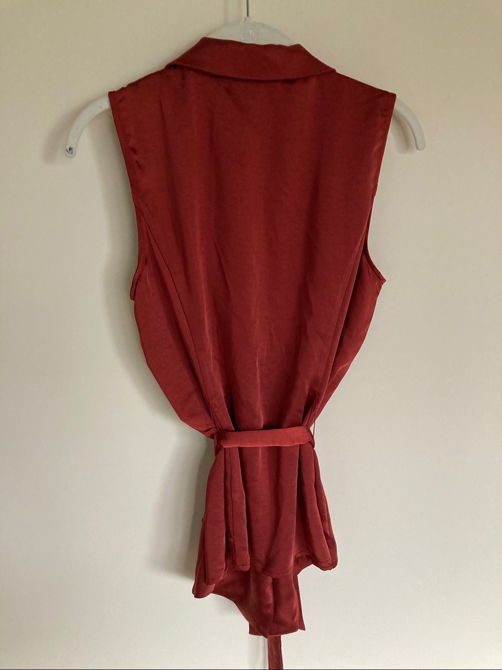 Vince Camuto Satin Wrap Vest Sz S NWT - Picture 2 of 5